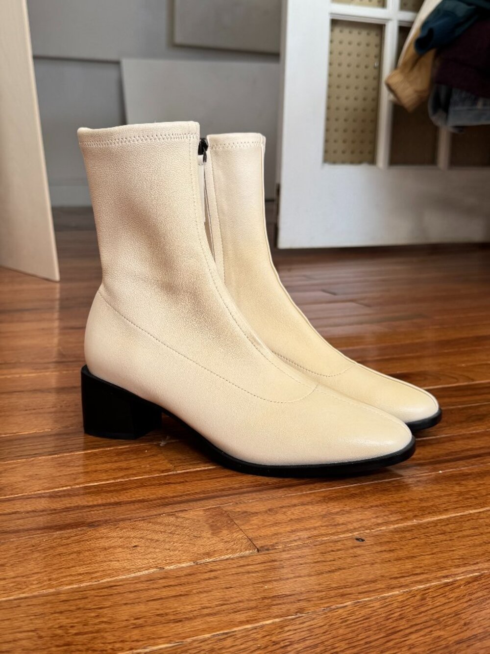 Quince Italian Leather Stretch Sock Booties - Bone, Size 7